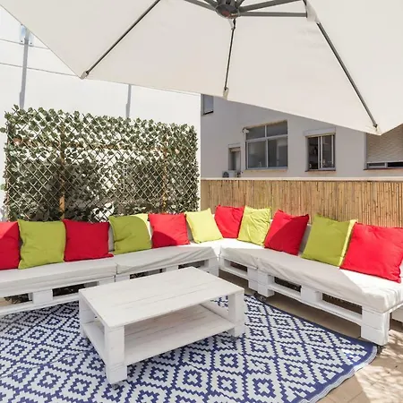 Ma1a-apt With Rooftops With Palms Close To Old Town *