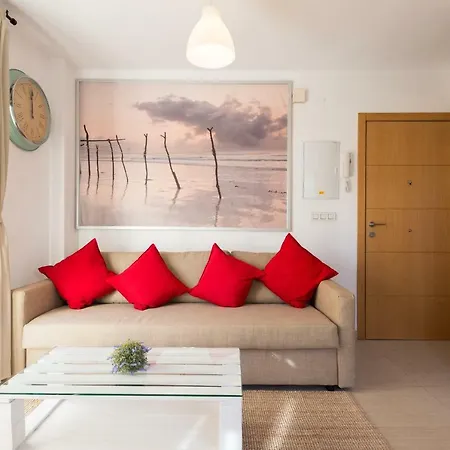 Ma1a-apt With Rooftops With Palms Close To Old Town *